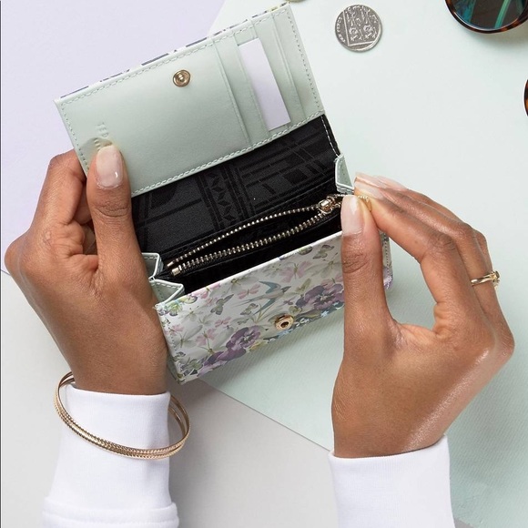 Ted Baker Enchantment Highbox Small Ladies' wallet isn’t sold online anymore - Picture 3 of 5